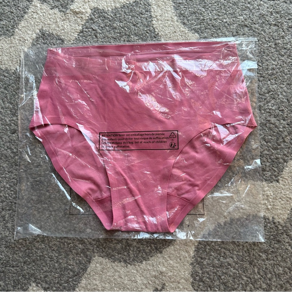 NEW Chantelle Lingerie Soft Stretch Seamless Hipster Panties in Gardenia